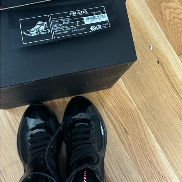 Prada sneakers worn once! 8.5 (men) - Picture 4 of 5